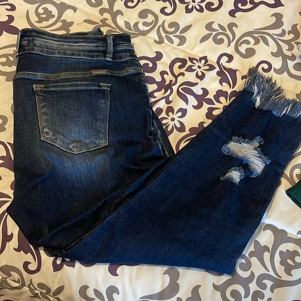 KanCan Kurvy Signature Mid Rise Ankle Skinny Jean